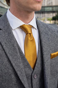 Conjunto de gravata dourada masculina