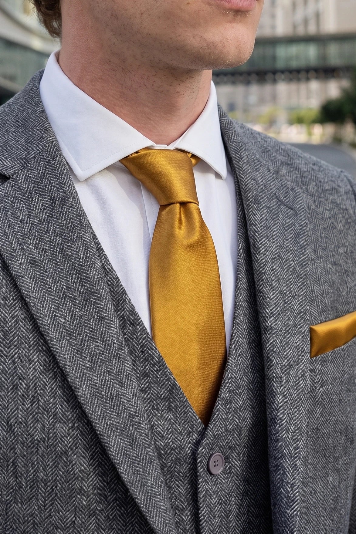 Conjunto de gravata dourada masculina