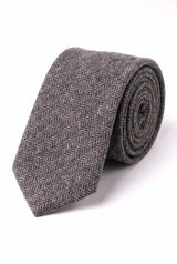 Gravata masculina cinza em tweed com estampa espinha de peixe e mistura de lã.