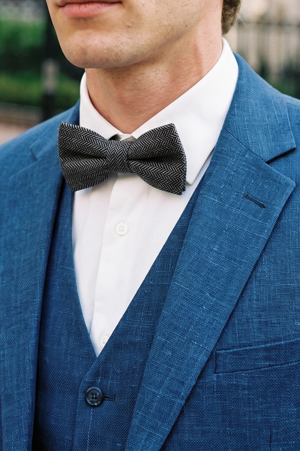 Gravata borboleta masculina em tweed cinza com mistura de lã.