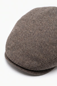 Boina masculina marrom em mistura de lã