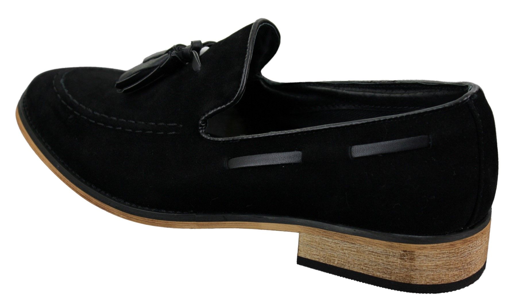Mocassins masculinos italianos de couro camurça com borla, nas cores azul, preto e marrom.