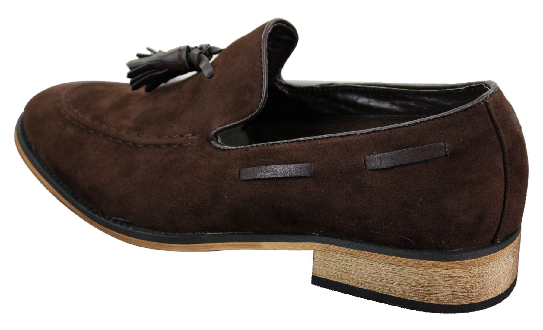 Mocassins masculinos italianos de couro camurça com borla, nas cores azul, preto e marrom.