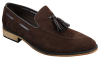 Mocassins masculinos italianos de couro camurça com borla, nas cores azul, preto e marrom.