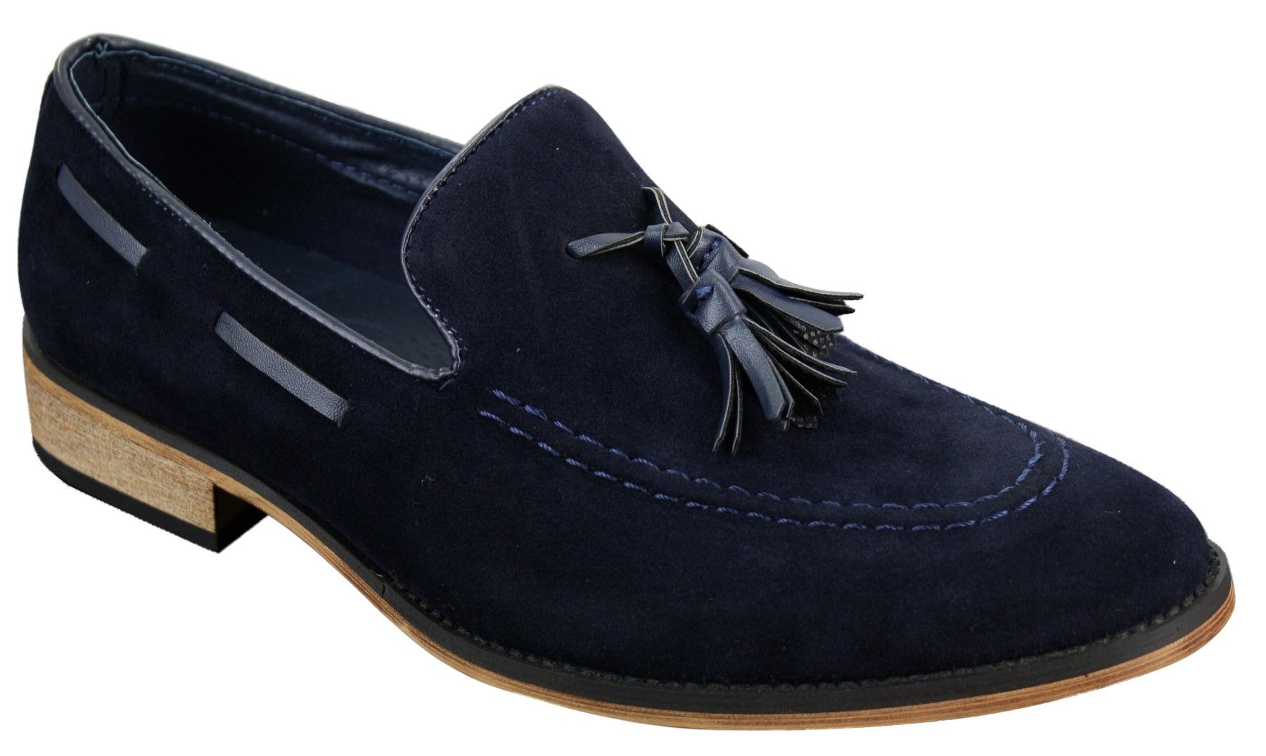 Mocassins masculinos italianos de couro camurça com borla, nas cores azul, preto e marrom.