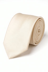Conjunto de gravata masculina cor marfim com lenço de bolso e abotoaduras.