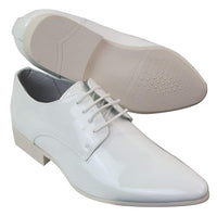 Sapatos masculinos elegantes de couro com cadarço, forrados e ideais para festas e casamentos. Modelo italiano de bico fino e verniz brilhante.