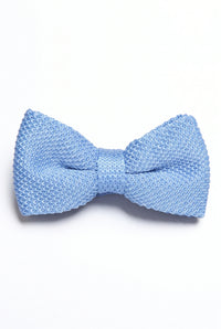 Gravata borboleta masculina azul-clara de tricô
