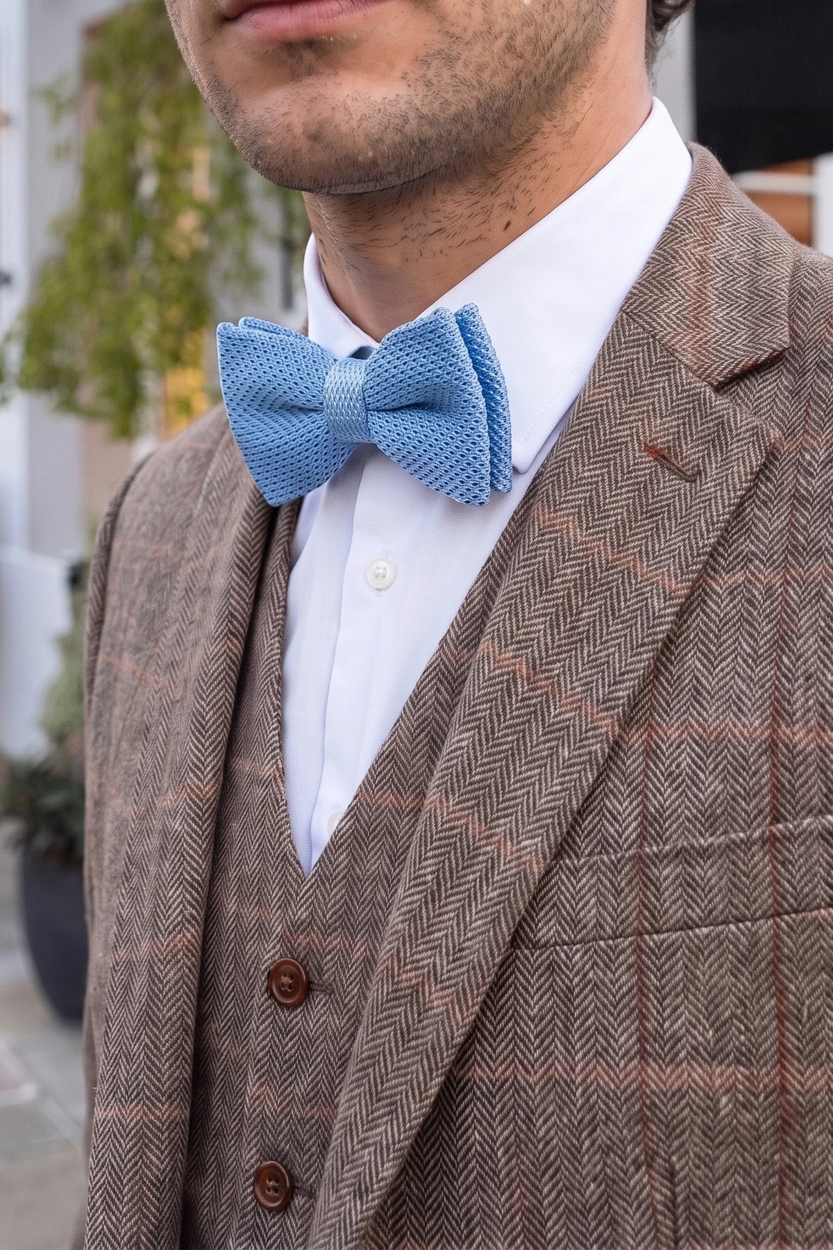 Gravata borboleta masculina azul-clara de tricô