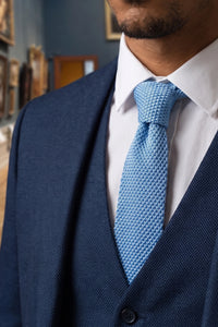 Gravata masculina azul-clara de tricô