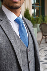 Gravata masculina azul-clara de tricô