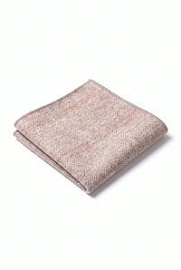 Lenço de bolso masculino em tweed rosa claro com mistura de lã.