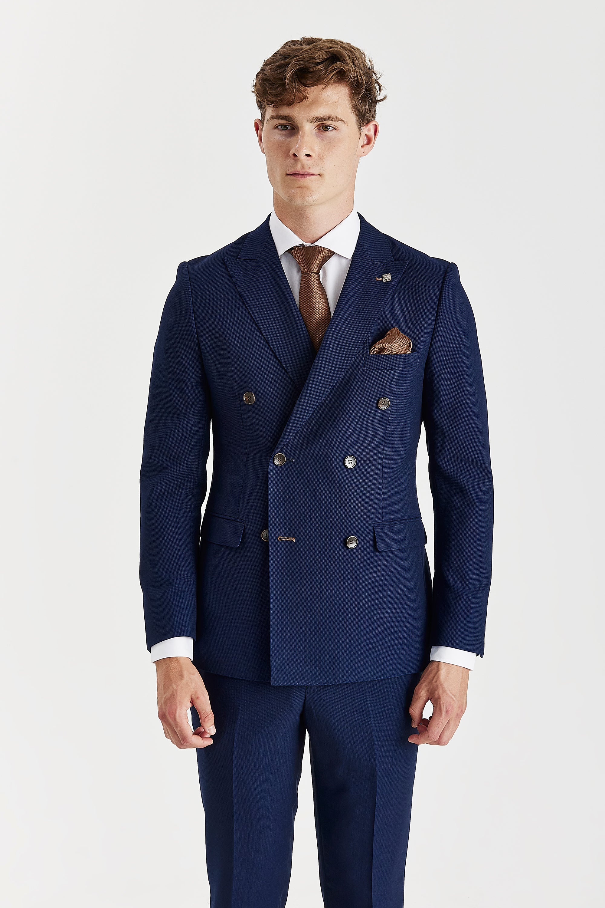 Blazer masculino azul-marinho com estampa olho de perdiz e abotoamento duplo.