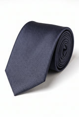 Gravata masculina azul-marinho slim de 6 cm, cor sólida.