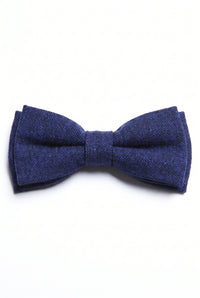 Gravata borboleta masculina em tweed azul-marinho com mistura de lã.