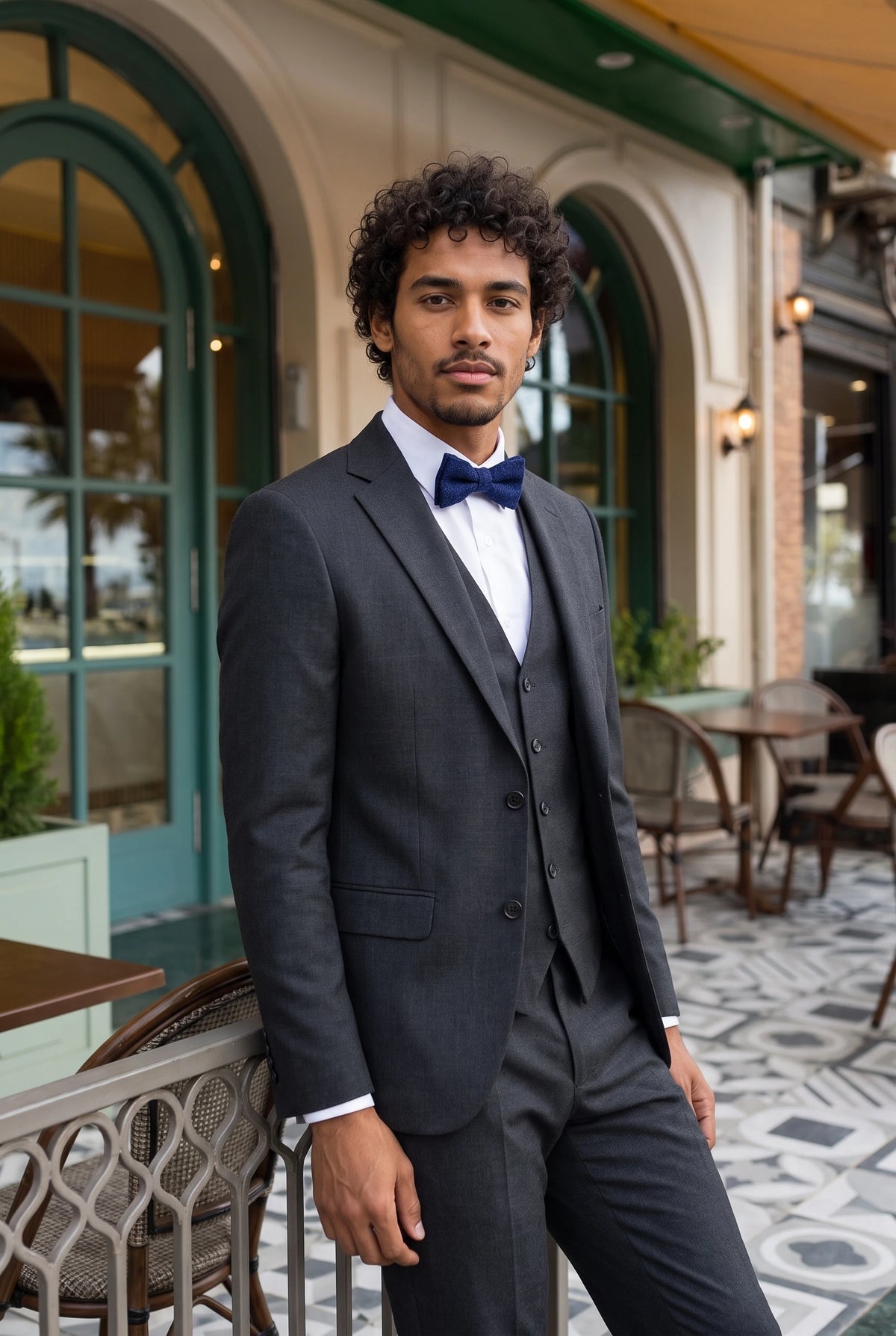 Gravata borboleta masculina em tweed azul-marinho com mistura de lã.