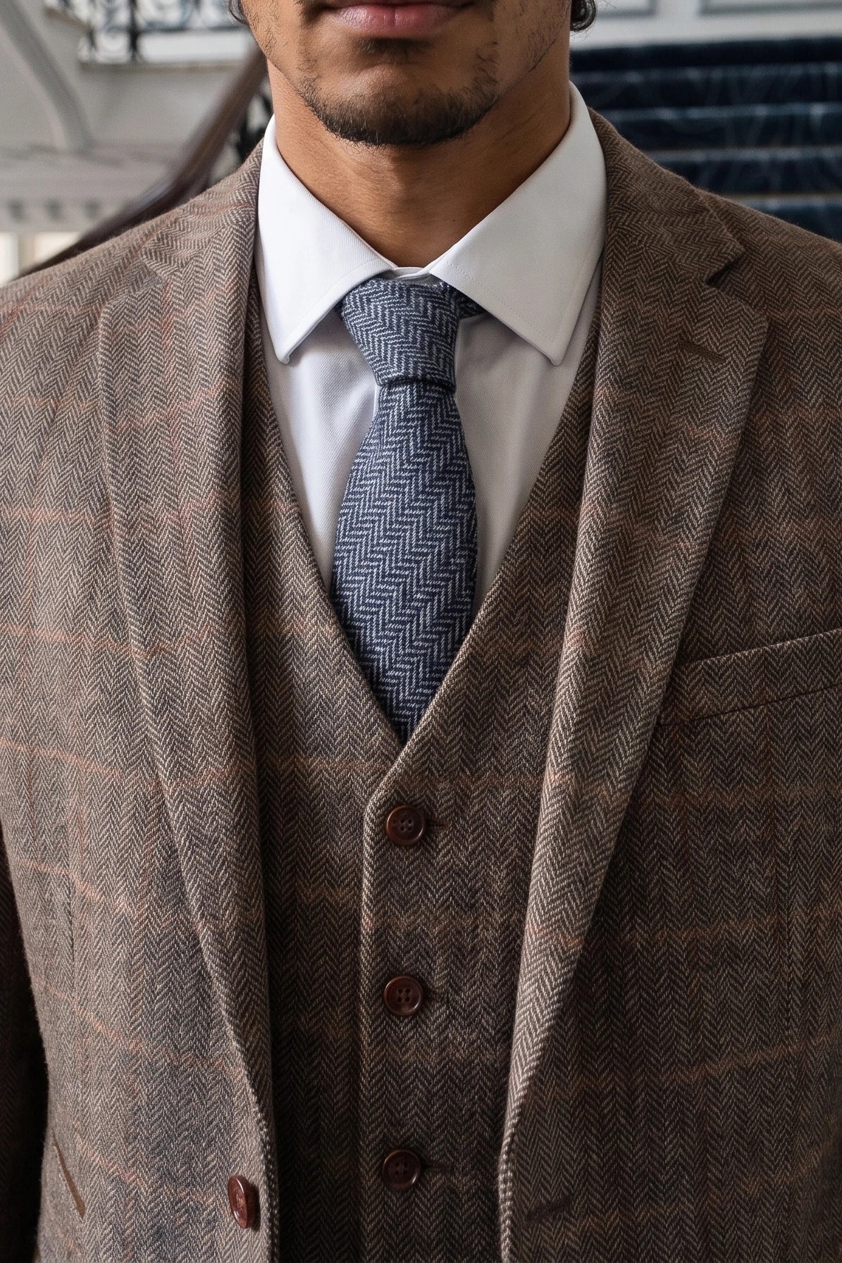 Gravata masculina azul-marinho em tweed de lã mista