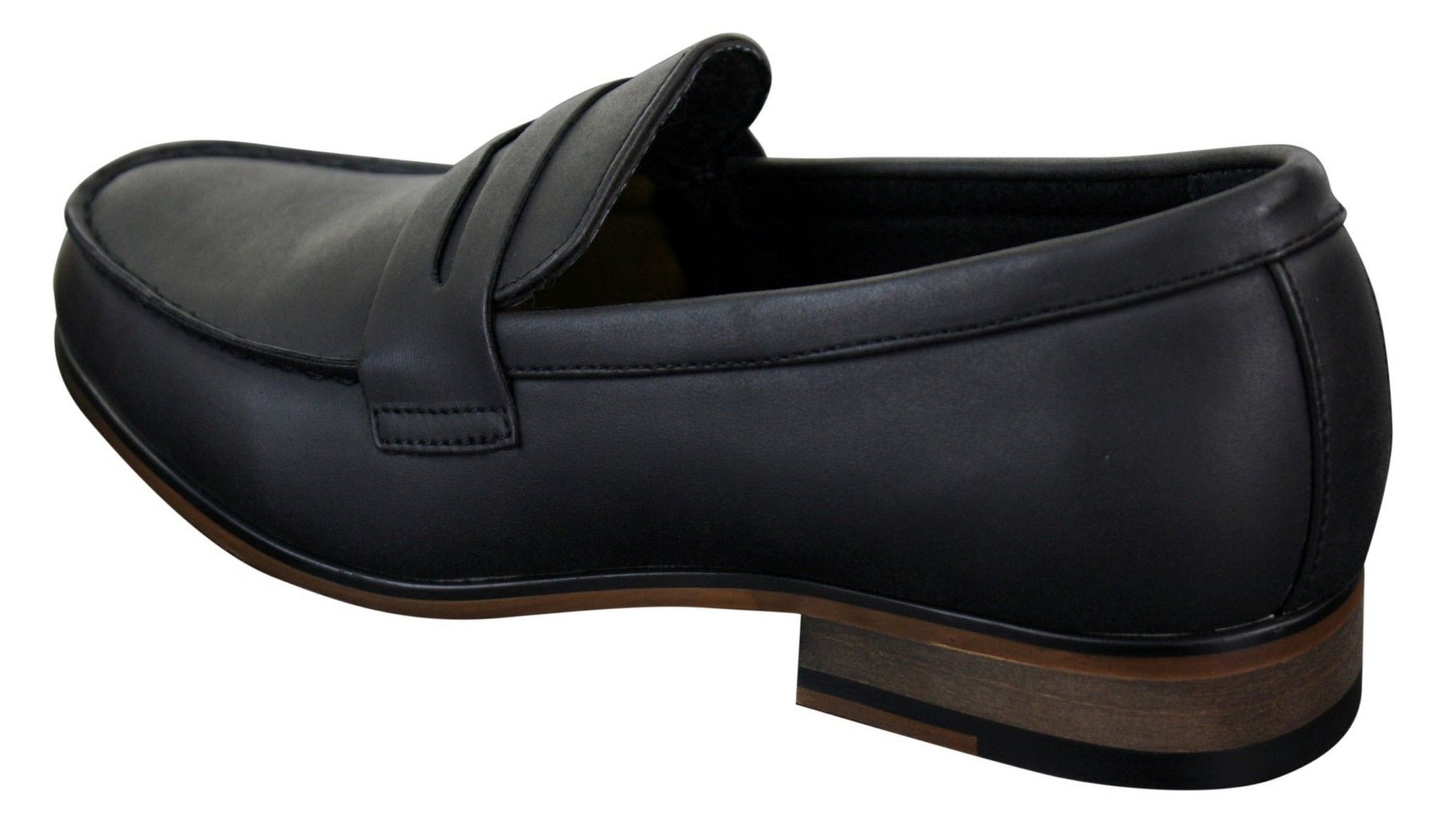 Mocassins masculinos de couro nobuck, estilo vintage retrô clássico.