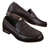 Mocassins masculinos de couro nobuck, estilo vintage retrô clássico.