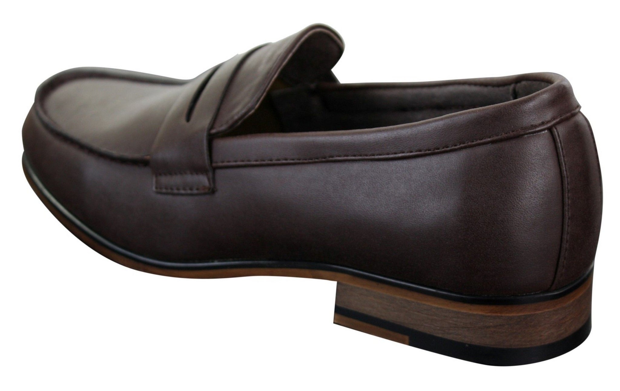 Mocassins masculinos de couro nobuck, estilo vintage retrô clássico.