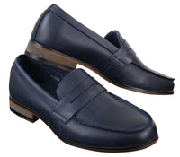 Mocassins masculinos de couro nobuck, estilo vintage retrô clássico.