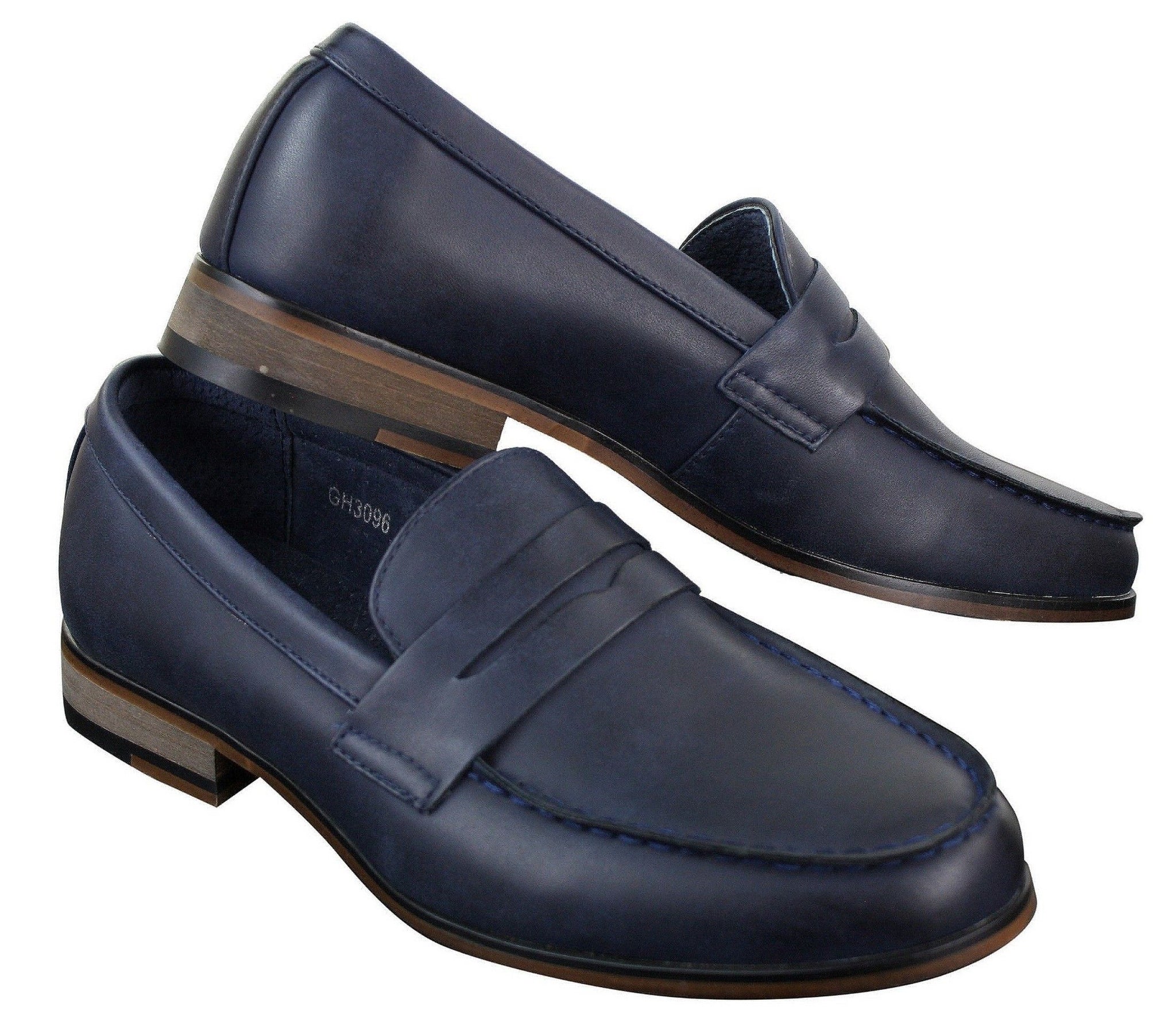 Mocassins masculinos de couro nobuck, estilo vintage retrô clássico.
