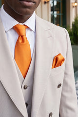 Conjunto de gravata laranja masculina