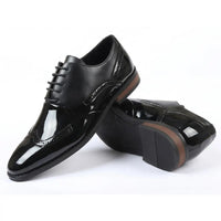 Sapatos Oxford Wingtip Masculinos em Couro PU Envernizado