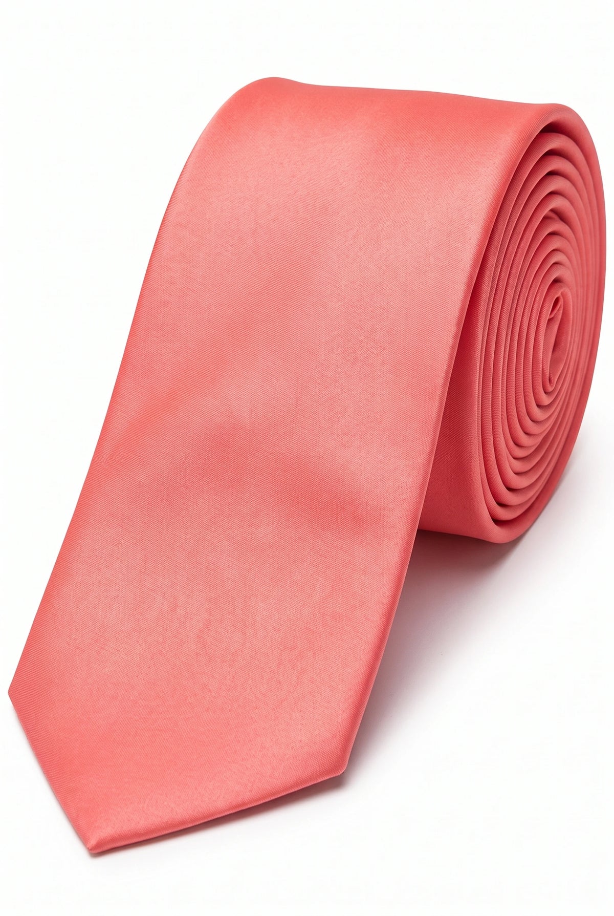 Conjunto masculino de gravata pêssego com lenço de bolso e abotoaduras.