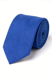 Gravata masculina azul royal com acabamento em camurça.