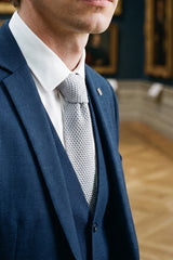 Gravata masculina prateada de poliéster tricotado