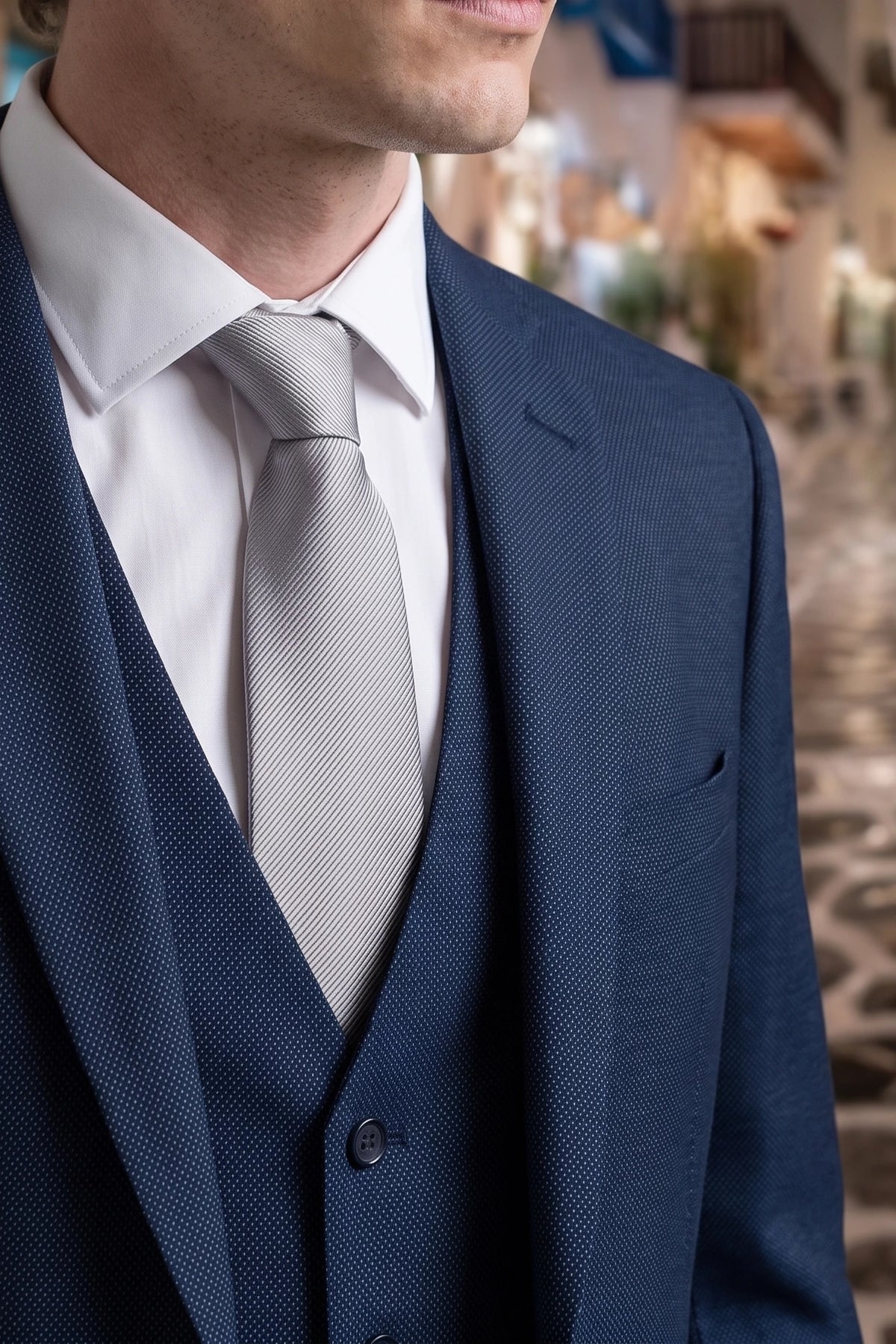 Gravata masculina slim prateada de cor sólida com 6 cm de largura