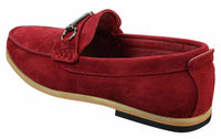Sapatos masculinos de condução estilo mocassim com fivela e detalhe de bridão, estilo retrô, elegantes e casuais, em camurça.
