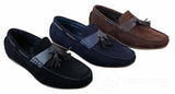 Mocassins masculinos de couro com forro interno em camurça sintética e detalhes em borla, estilo casual elegante.