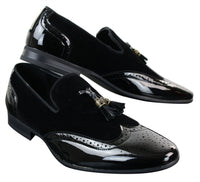 Patron 239-10 Mocassins Masculinos Slip On com Borla, em Couro Envernizado Preto Brilhante e Camurça PU