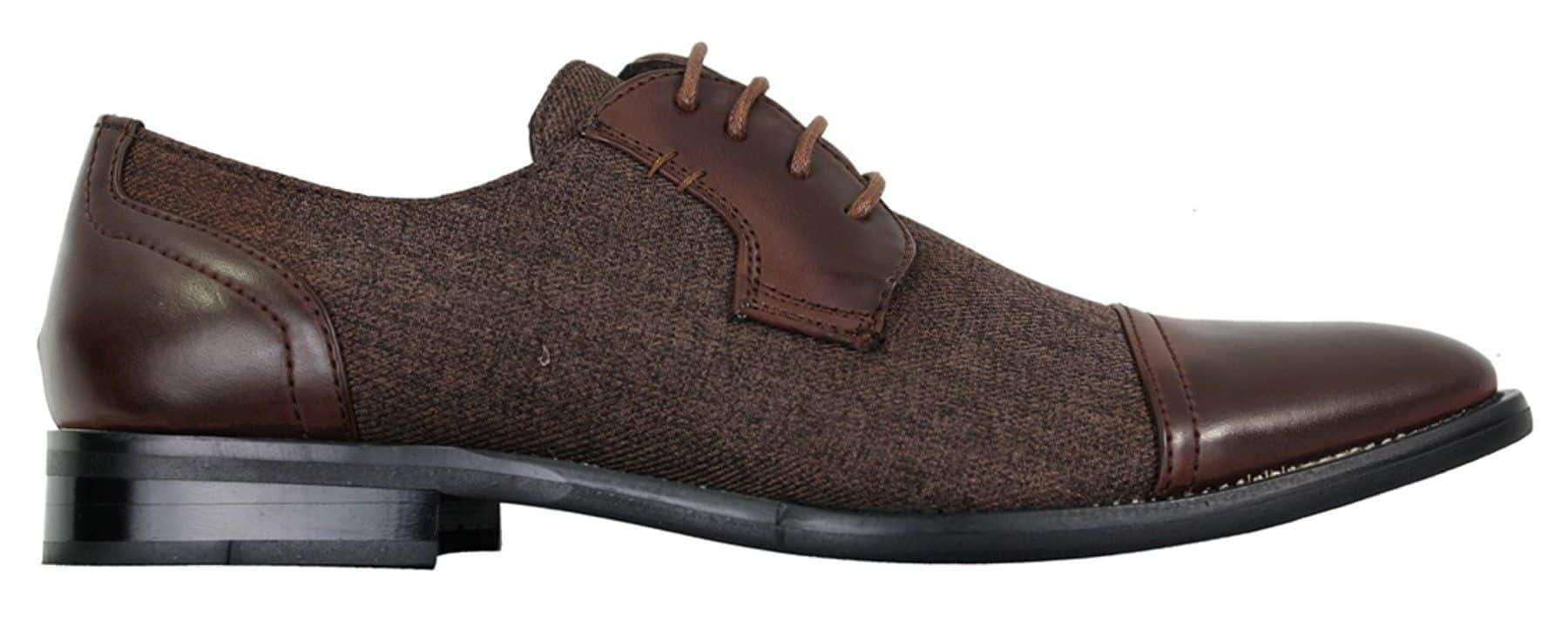 Sapatos masculinos casuais elegantes com cadarço em tweed e couro, estilo vintage retrô.