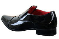 Sapatos sociais masculinos elegantes, brancos, de verniz brilhante, com forro de couro italiano.