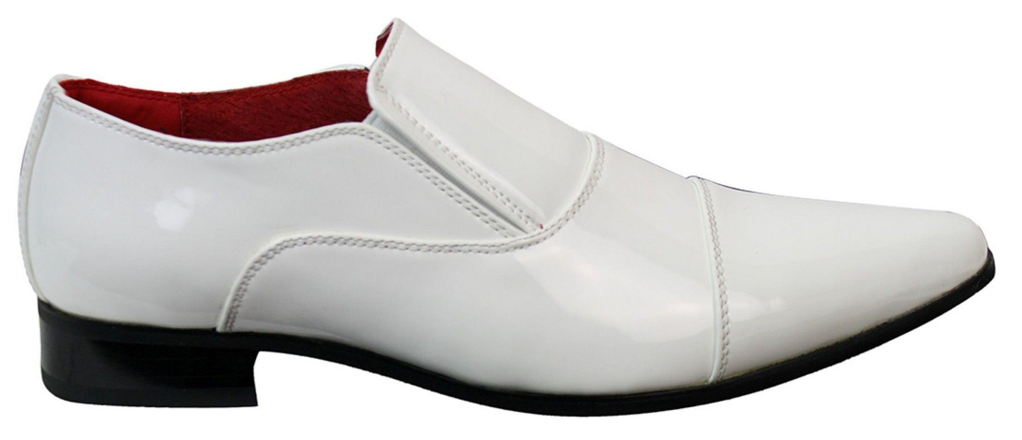 Sapatos sociais masculinos elegantes, brancos, de verniz brilhante, com forro de couro italiano.