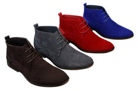 Botas masculinas de camurça estilo deserto, cano curto, nas cores vermelho, cinza, marrom e azul. Elegantes e casuais, em couro com cadarço.