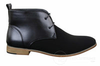 Botas Chelsea de cano curto masculinas em camurça preta com cadarço, estilo elegante e casual.