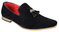 Mocassins masculinos de camurça e couro PU com detalhe de borla nas cores vermelho, cinza, azul, marrom e preto.