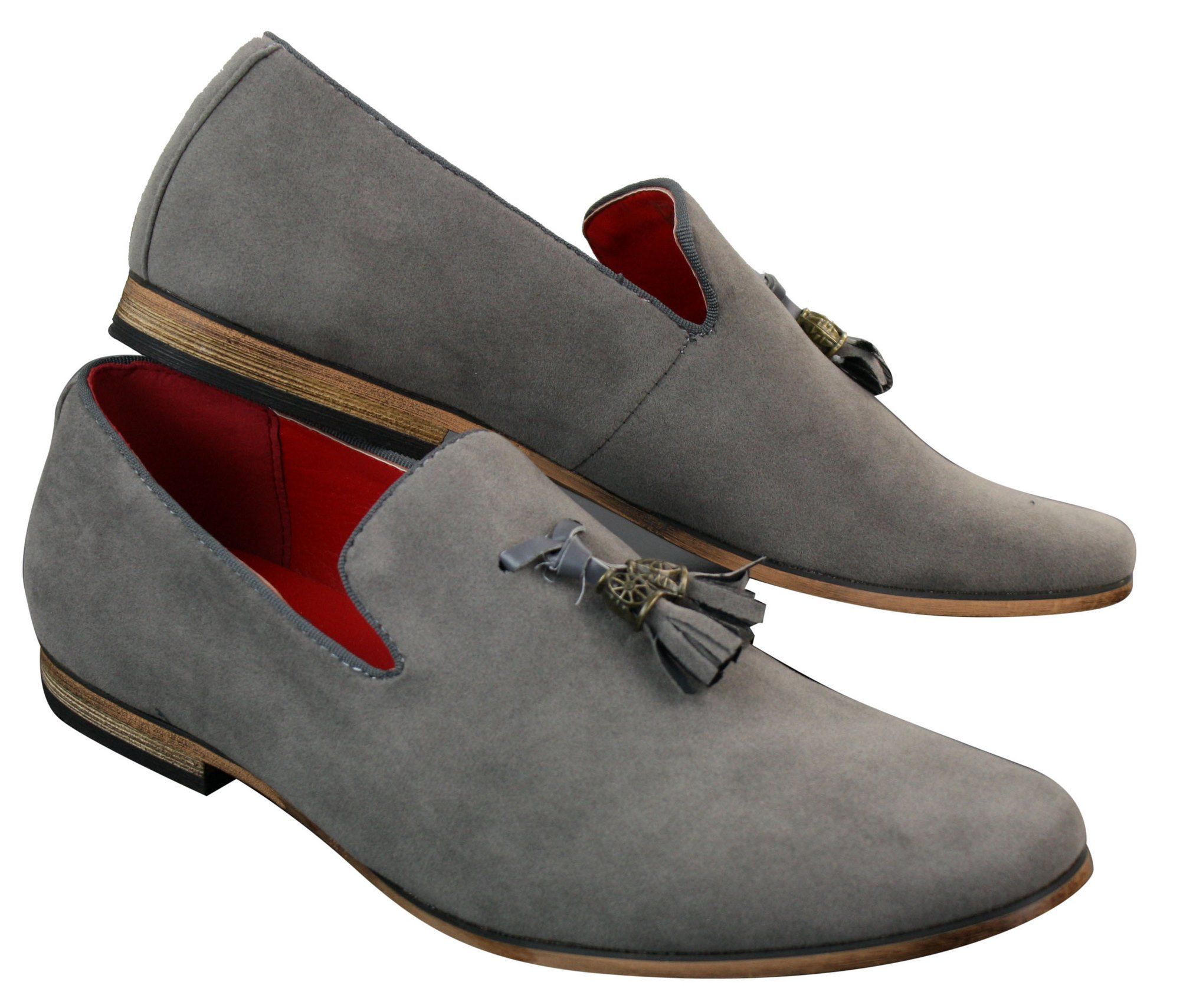 Mocassins masculinos de camurça e couro PU com detalhe de borla nas cores vermelho, cinza, azul, marrom e preto.