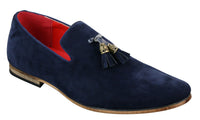 Mocassins masculinos de camurça e couro PU com detalhe de borla nas cores vermelho, cinza, azul, marrom e preto.