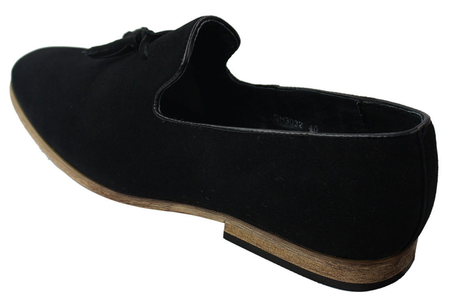 Mocassins masculinos de camurça, estilo mocassim, com detalhe de borla, forro de couro preto, confortáveis.