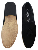 Mocassins masculinos de camurça, estilo mocassim, com detalhe de borla, forro de couro preto, confortáveis.