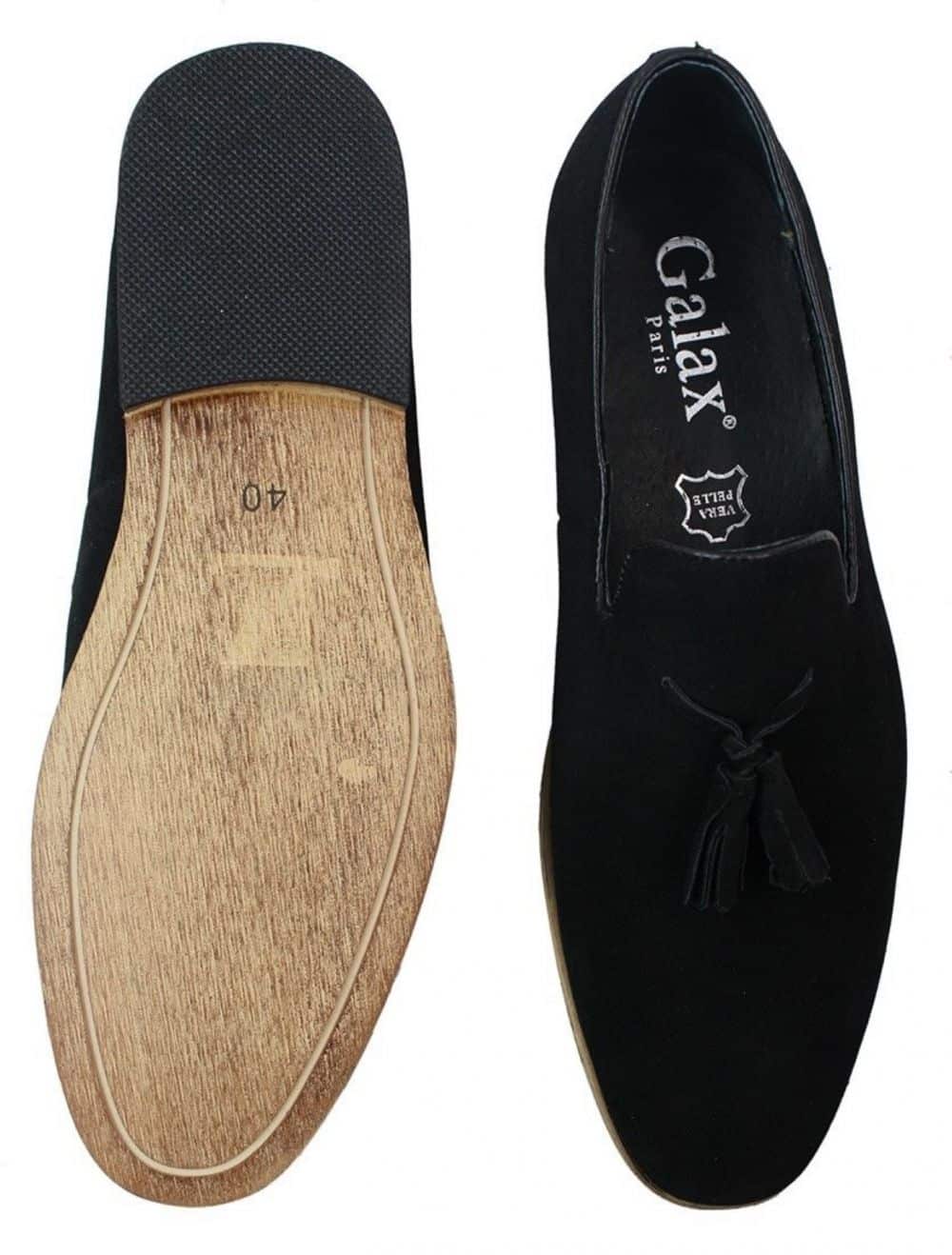 Mocassins masculinos de camurça, estilo mocassim, com detalhe de borla, forro de couro preto, confortáveis.