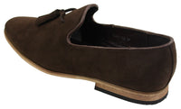 Mocassins masculinos de camurça, estilo mocassim, com detalhe de borla, forro de couro preto, confortáveis.