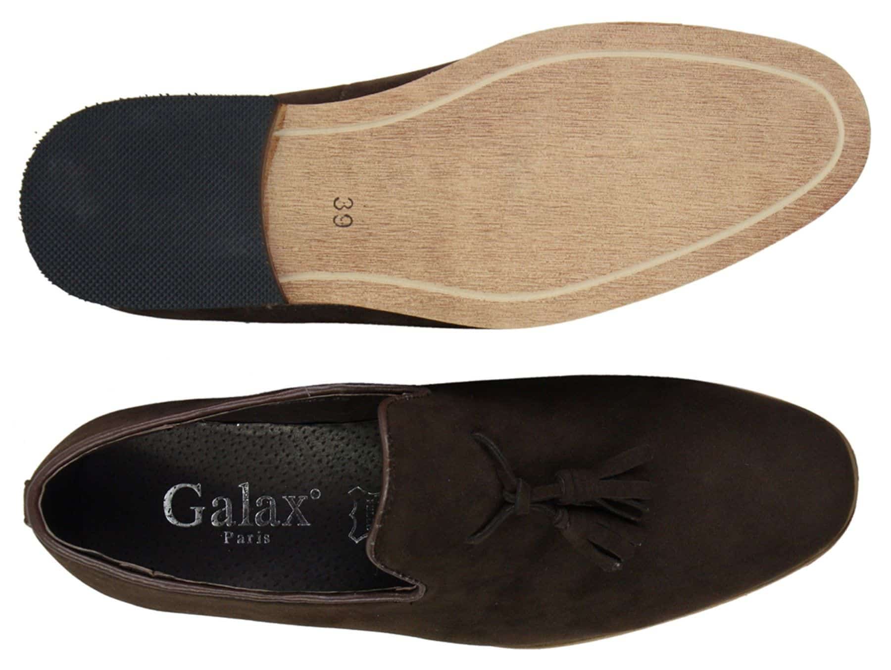 Mocassins masculinos de camurça, estilo mocassim, com detalhe de borla, forro de couro preto, confortáveis.