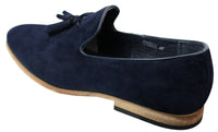 Mocassins masculinos de camurça, estilo mocassim, com detalhe de borla, forro de couro preto, confortáveis.
