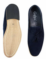Mocassins masculinos de camurça, estilo mocassim, com detalhe de borla, forro de couro preto, confortáveis.